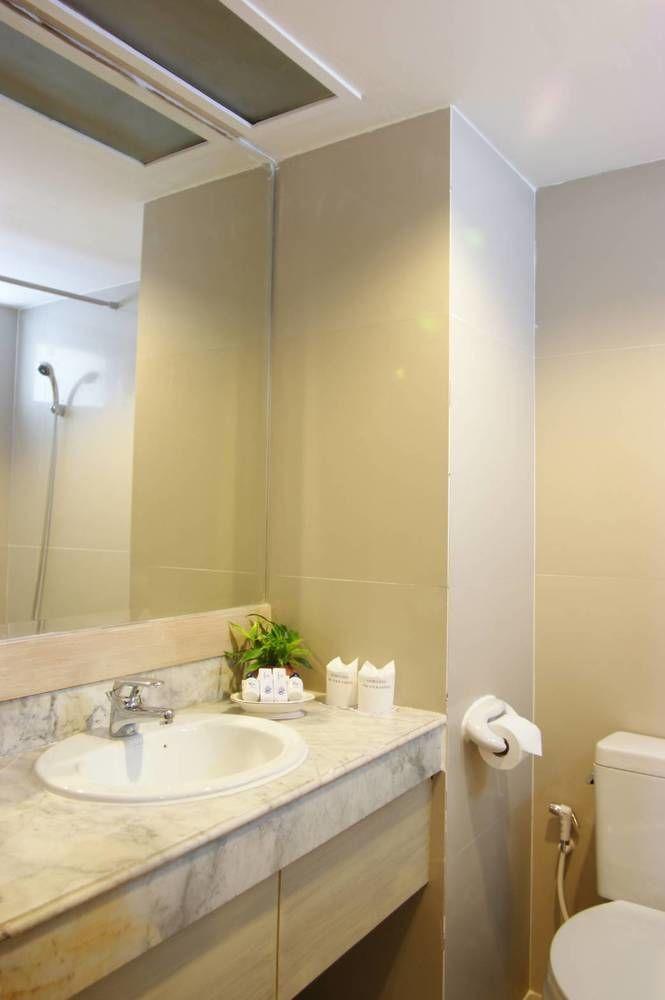 Niran Grand Hotel Bangkok Exterior photo