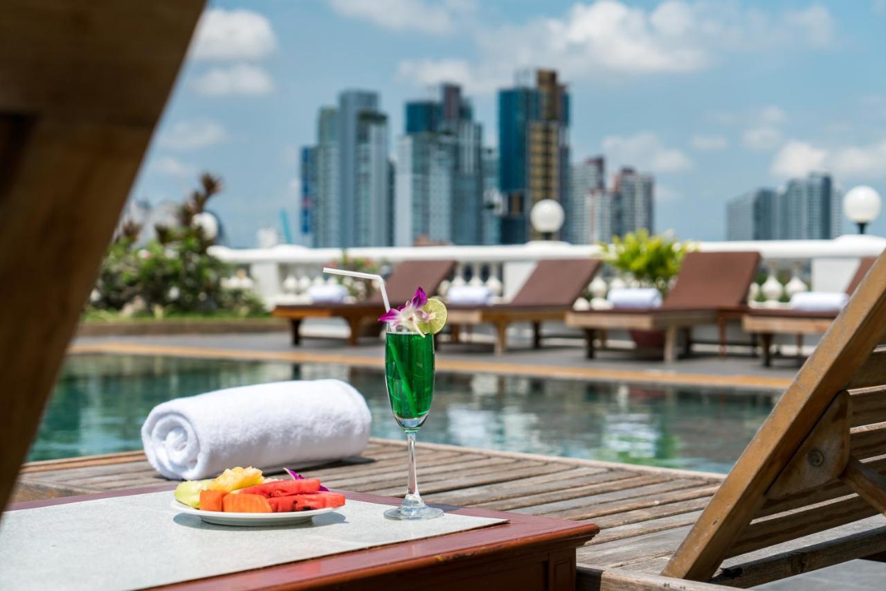 Niran Grand Hotel Bangkok Exterior photo